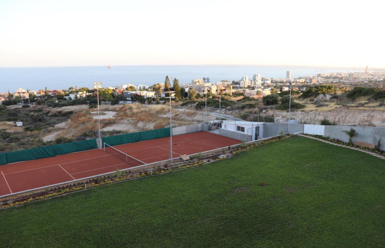 Yellow Studio Brand New Limassol Luaran gambar