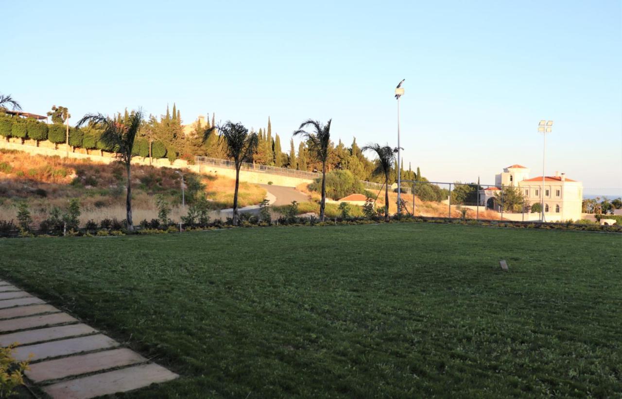Yellow Studio Brand New Limassol Luaran gambar